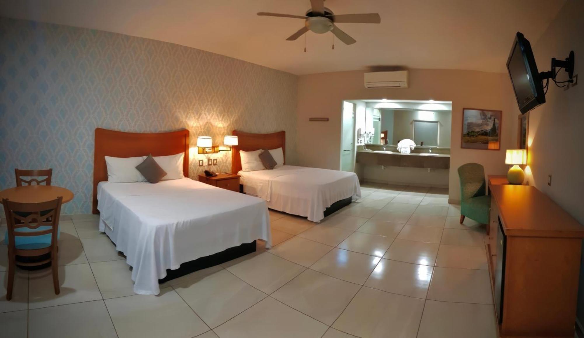 Hotel Maioris Navolato San Pedro  ภายนอก รูปภาพ