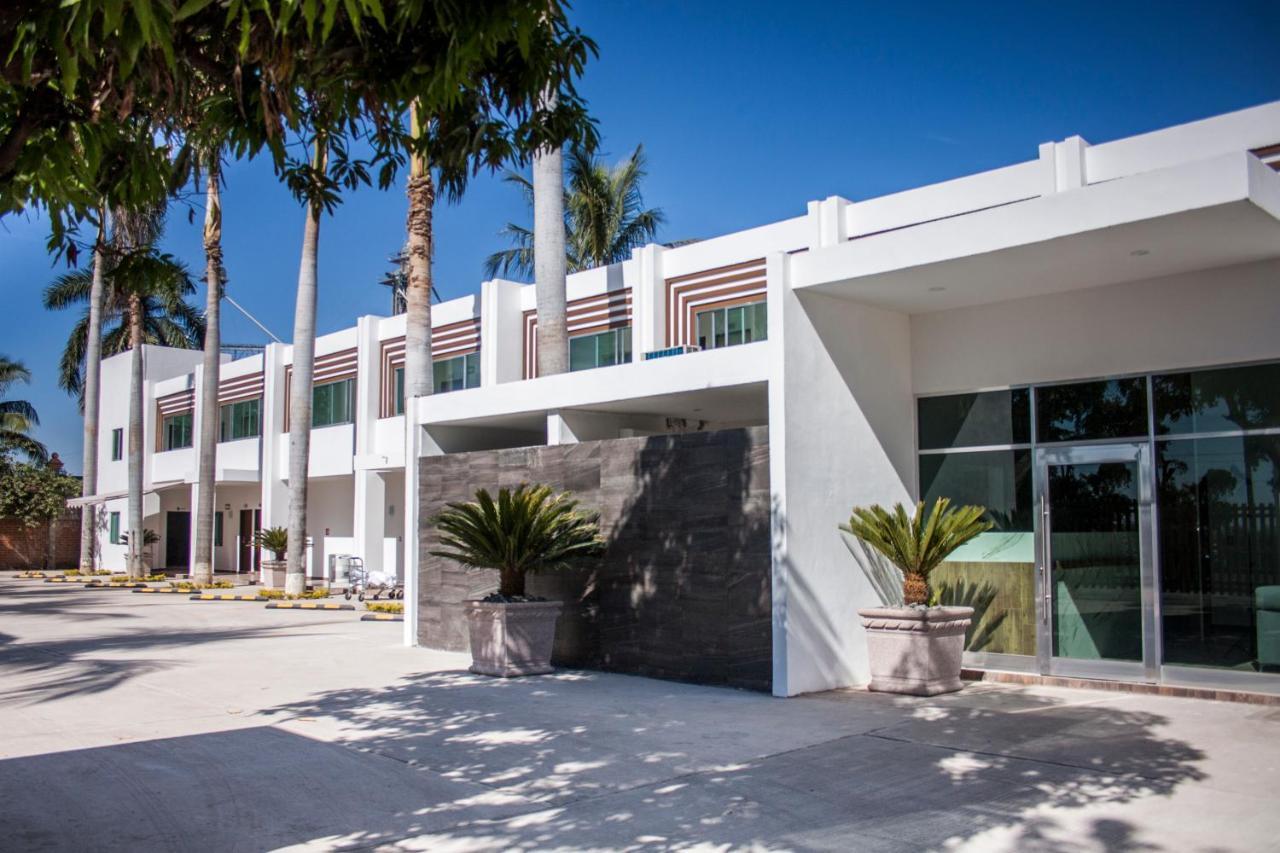 Hotel Maioris Navolato San Pedro  ภายนอก รูปภาพ