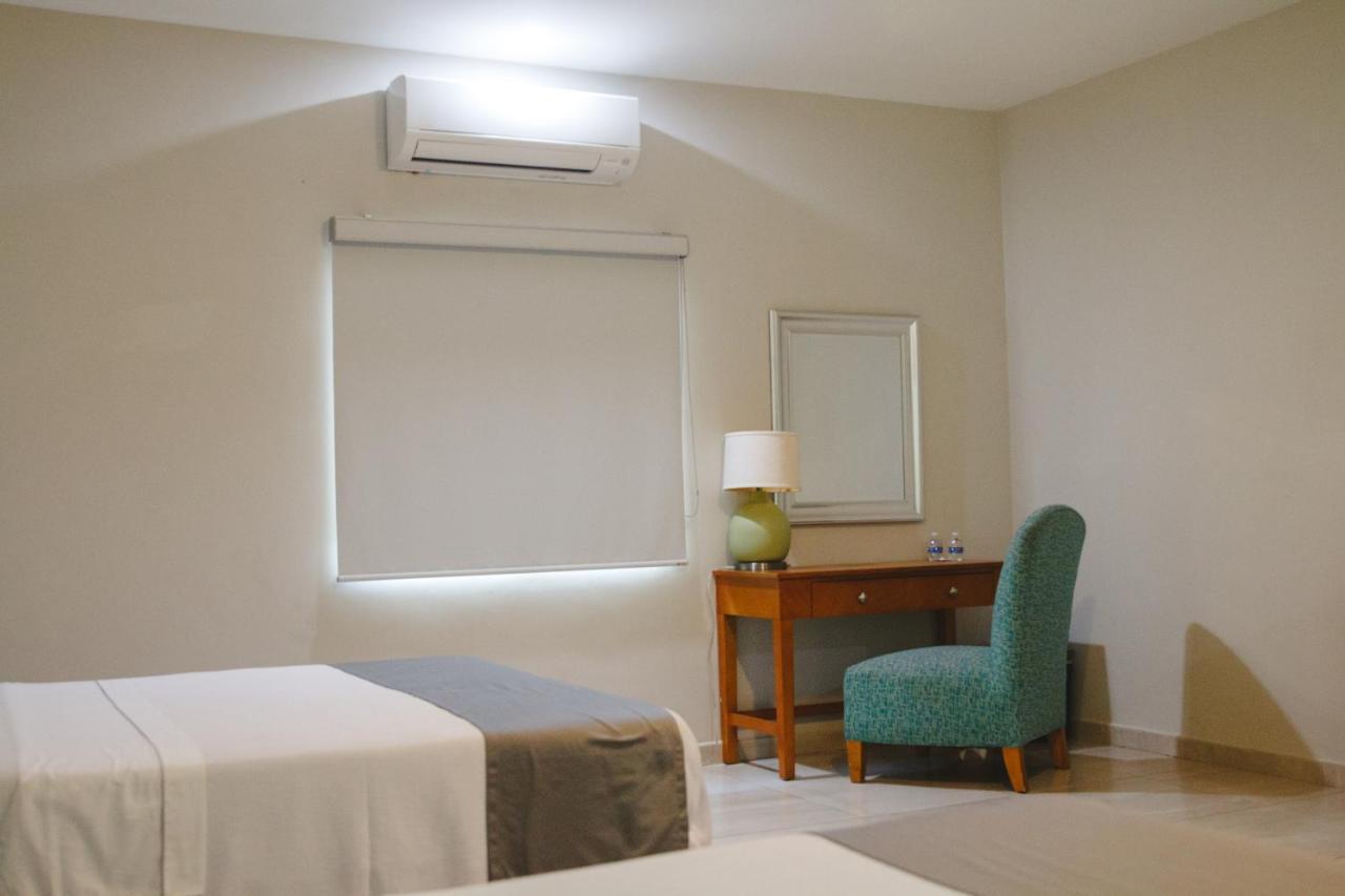 Hotel Maioris Navolato San Pedro  ภายนอก รูปภาพ