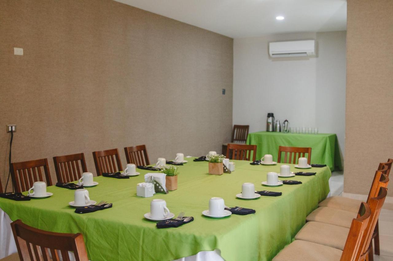 Hotel Maioris Navolato San Pedro  ภายนอก รูปภาพ